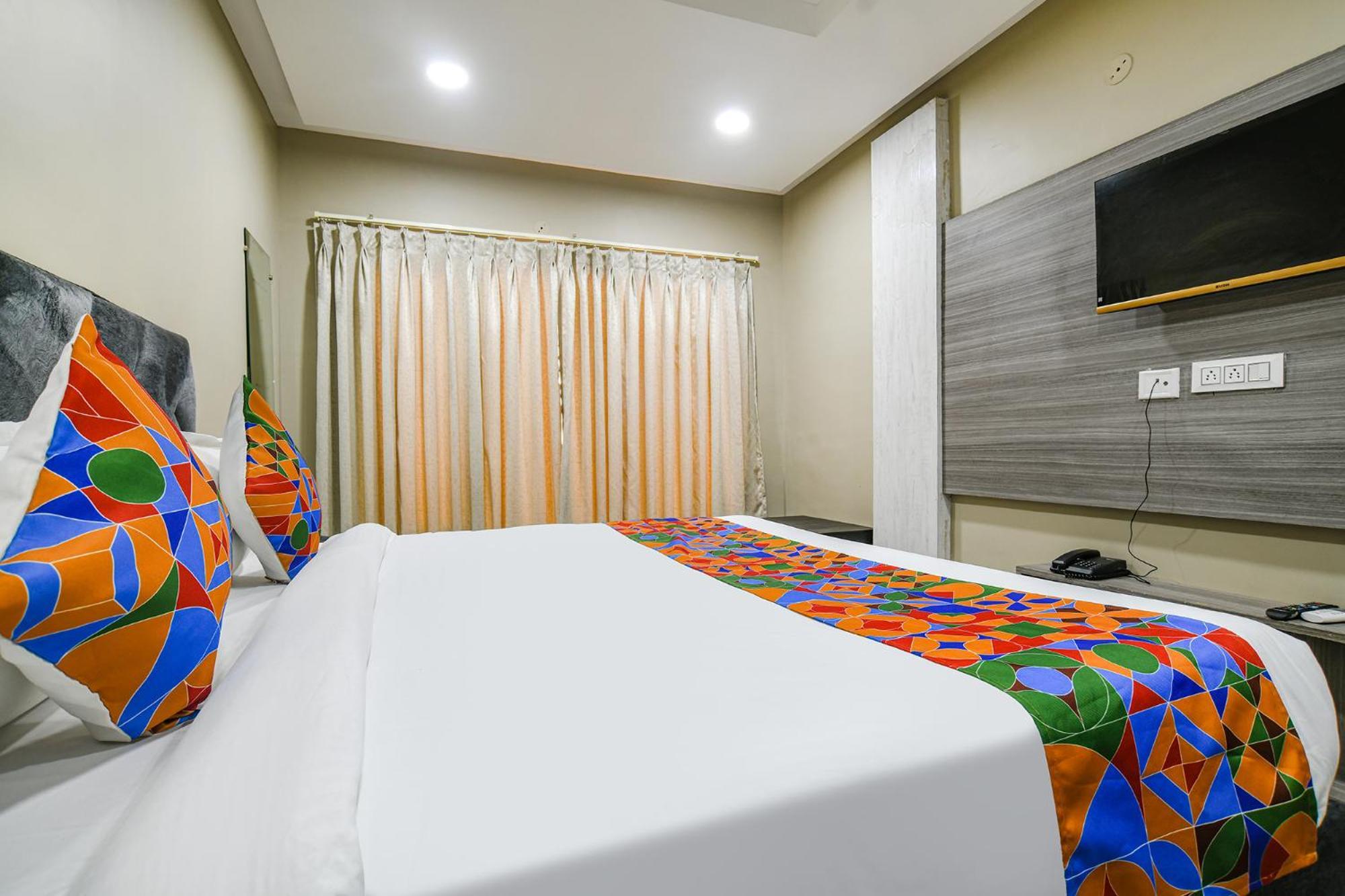 Fabhotel Classic Inn Индаур Экстерьер фото